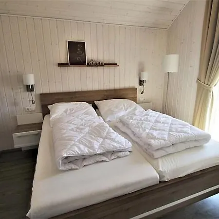 Mirow, Vakantiehuis *
